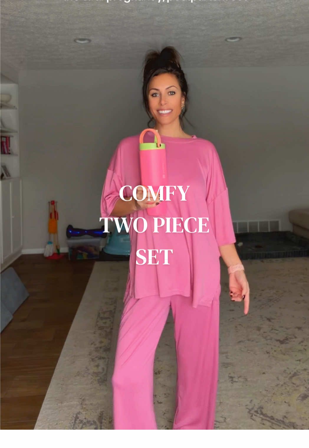 TikTok post by @chelseykeyo for PrettyGarden. Caption reads: @PrettyGarden the most ideal #loungeset .