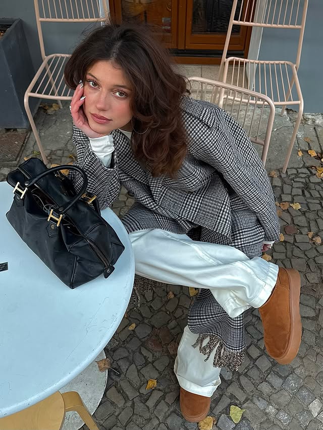 Instagram post by @riccardagreco for Replay. Caption reads: Anzeige <3 Fall- ing for this @replay fit 🍂.