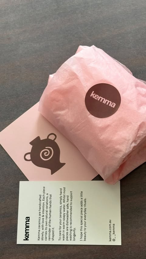 Instagram post by @__kemma for VistaPrint. Caption reads: [...] and now the packaging is too 🤍....