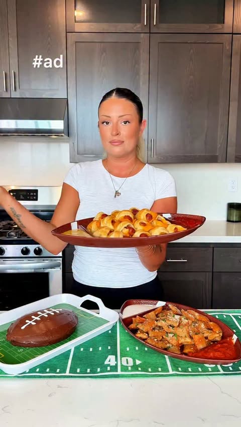 Instagram post by @malinda.rocha for General Mills. Caption reads: [...] Game Day Feasts made better with....