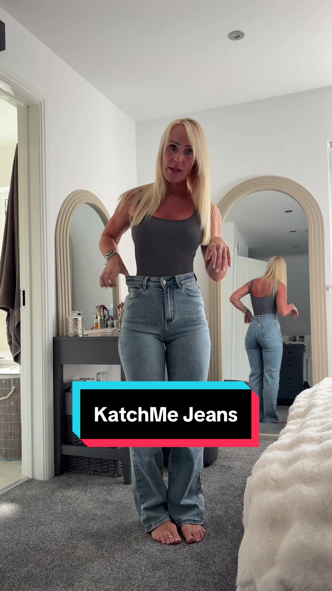 TikTok post by @jaabbex for KATCH ME. Caption reads: [...] Perfect fit all day long 😍 #katchme....
