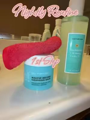 TikTok post by @roswellalien for Unifree US. Caption reads: [...] Molecules @Thayers @First Aid Beauty....