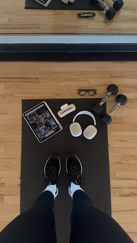 Instagram post by @laurelgoldman for Zenni. Caption reads: [...] - effortless style with Blokz® from....