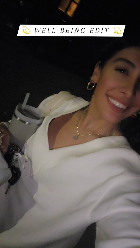 Instagram post by @carbadtothebone for LUNA Bar. Caption reads: [...] session! 🏐💫 #WellbeingWithLUNA....