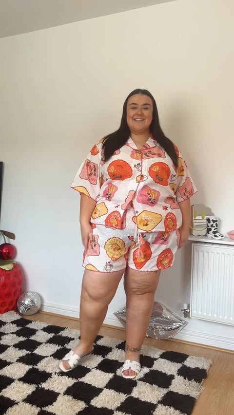 Instagram post by @emsgeorgia for Simply Be. Caption reads: So many gorgy on @simplybeuk If somethings caught....