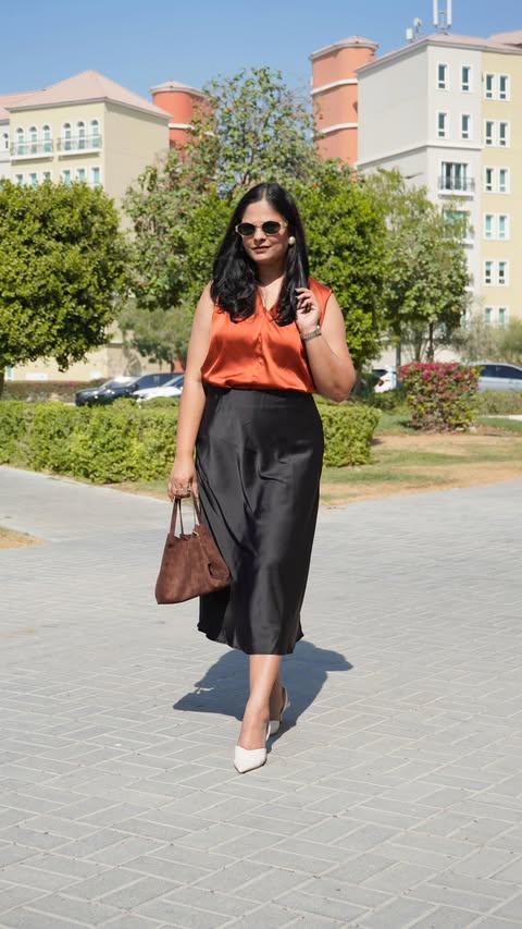 Instagram post by @kirti.jaisani.bohra for Shein. Caption reads: Gift Exchange|’Hope You Like It’ Moment
Your....