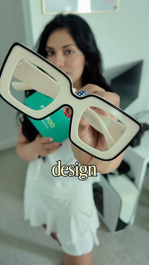 Instagram post by @nessasarytips for Fytoo. Caption reads: @fytoo_eyeglasses launched the new designs and....