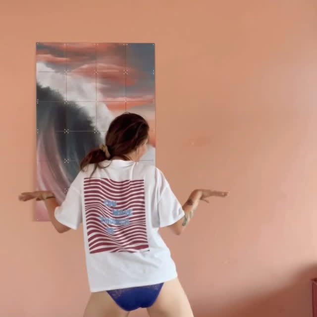 Instagram post by @uweporters for The Female Company. Caption reads: Ad // Gelukkig niet “like the first time I bled.”....