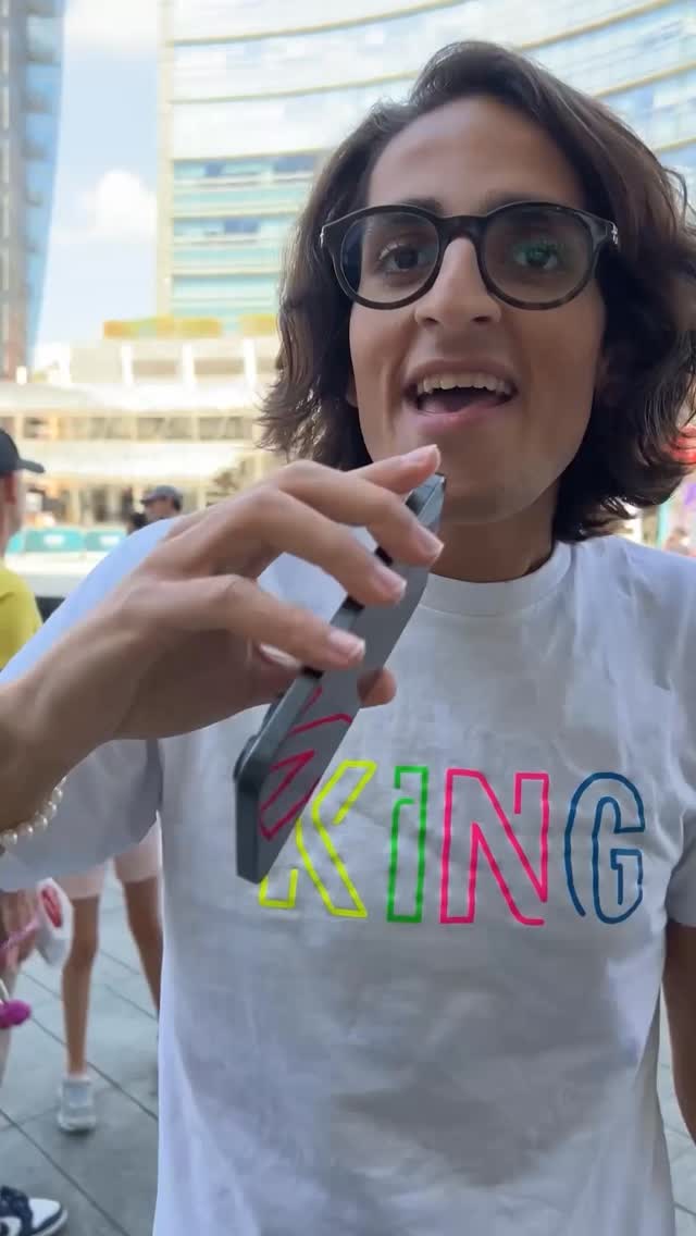 Instagram post by @king.aashh for NOW. Caption reads: Ho trovato i miei veri genitori @nowtvit....