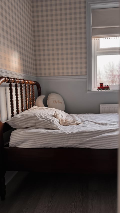 Instagram post by @lifeatsophs for Sandberg Wallpaper. Caption reads: [...] wanted gingham wallpaper and this....