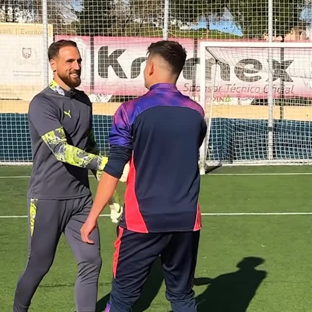 Instagram post by @qesek for R-GOL. Caption reads: QESEK vs OBLAK - Król rzutów karnych....