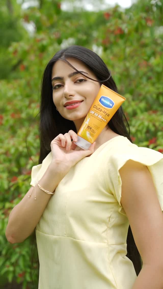Instagram post by @namrata_pathania for Vaseline. Caption reads: Who knew SPF could come with cashback? 😍

Just....
