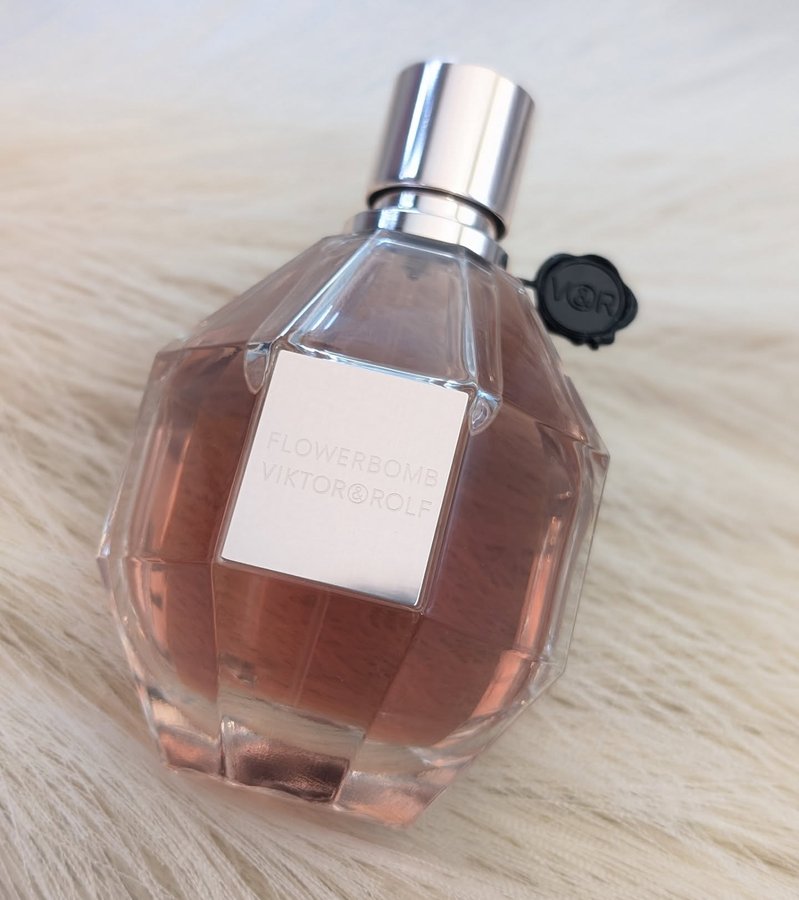 Instagram post by @vanessa93_x for The Perfume Shop. Caption reads: How had I not got my hands on this before?....