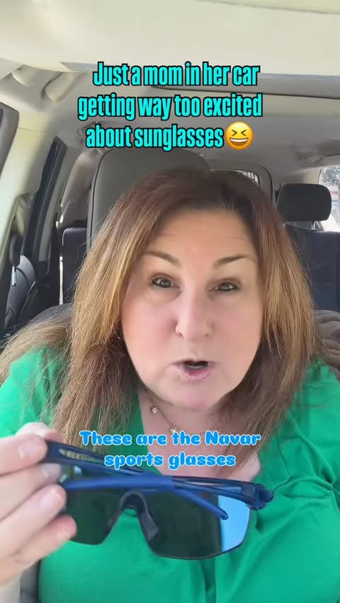 Instagram post by @mommasparkles222 for Stack Influence. Caption reads: [...] color. 😎☀️ Follow @tifosioptics....