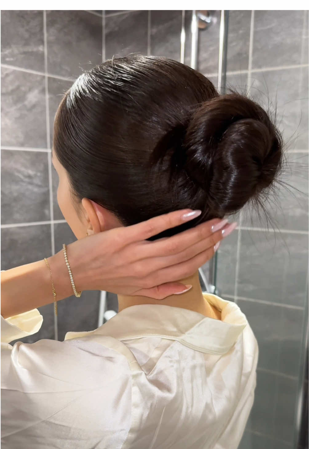 TikTok post by @jennatanisha for Sigma Beauty. Caption reads: [...] Mascara @CAIA Cosmetics Face palette @Sigma....