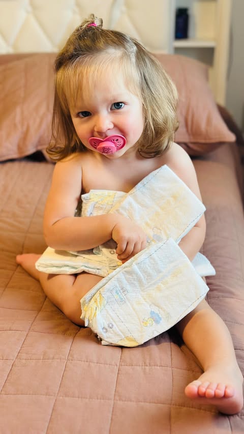 Instagram post by @galinafertsovich for Pampers. Caption reads: [...] sleep’ activated 😎💤

@influenster....