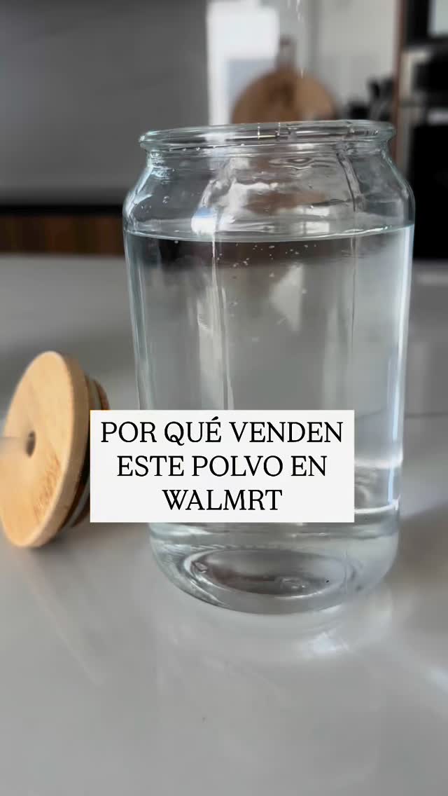 Instagram post by @senoritawalmrt for Liquid I.V. México. Caption reads: Por qué venden este polvo en Walmrt ?😱😱😱 y con....