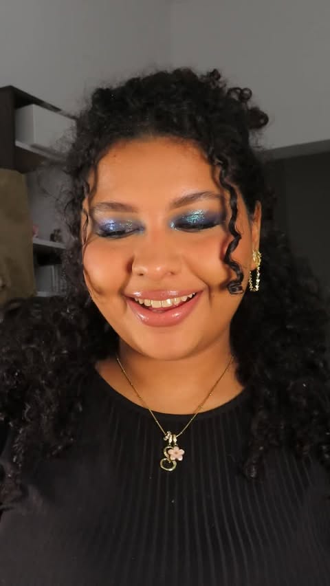 Instagram post by @svndusmakeup for MAKE UP FOR EVER. Caption reads: [...] lunar expressions glitter palette....