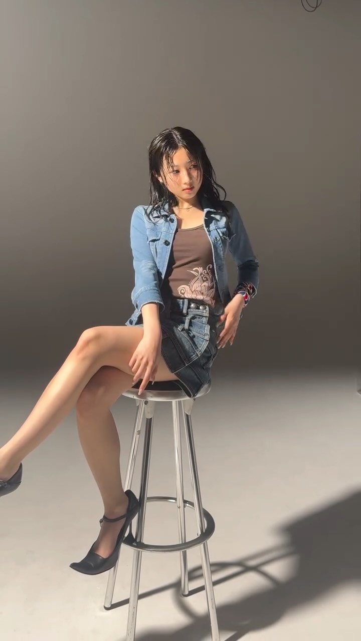 Instagram post by @yurara_moxymill for NYLON. Caption reads: @nylonjapan × @moxymill_official [...].