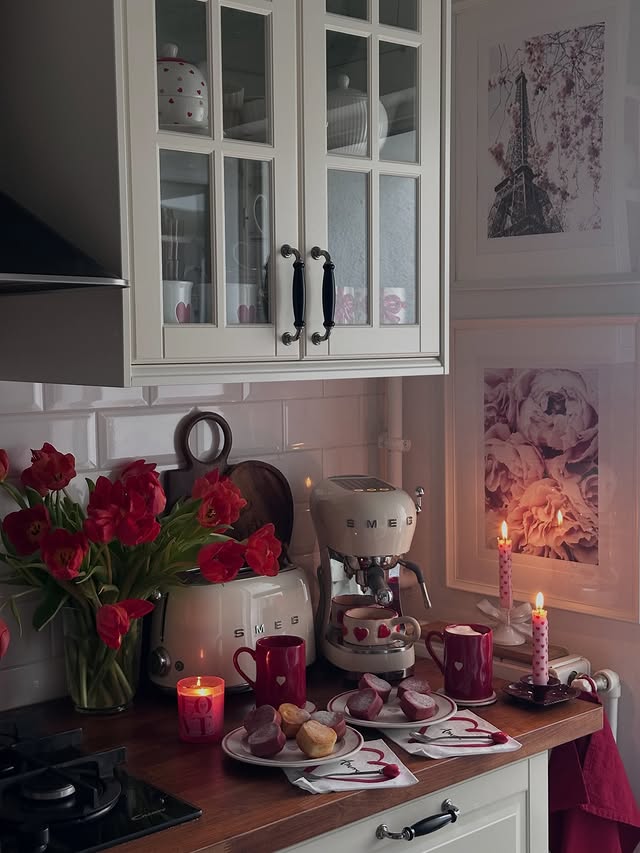 Instagram post by @a_life.is.beautiful for Smeg Italia. Caption reads: Breakfast with love ❤️ Celebrating Valentine’s....