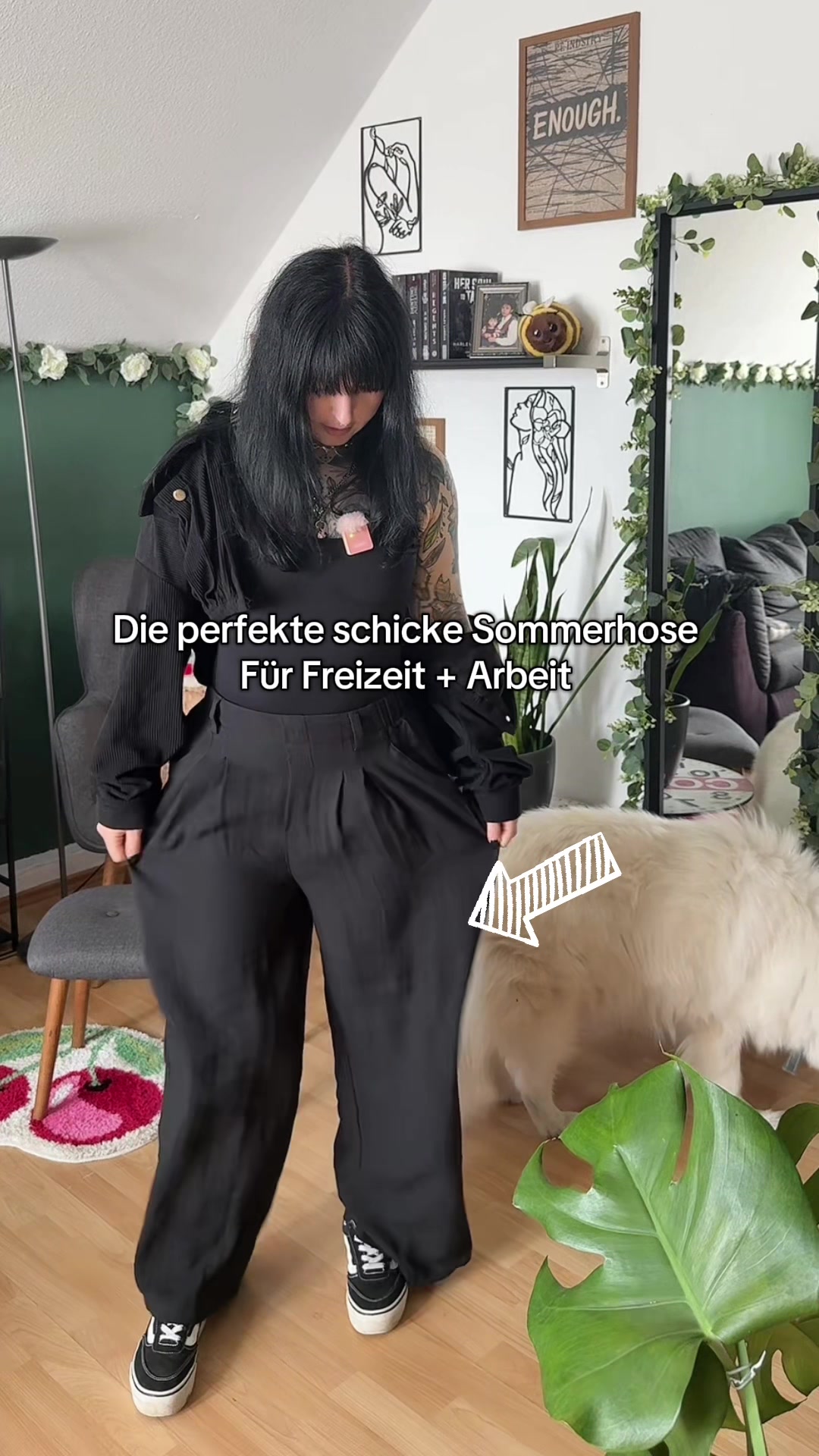 TikTok post by @dinasaurier for Halara Damenmode. Caption reads: [...] perfekte Sommerhose von @Halara DE @Halara....