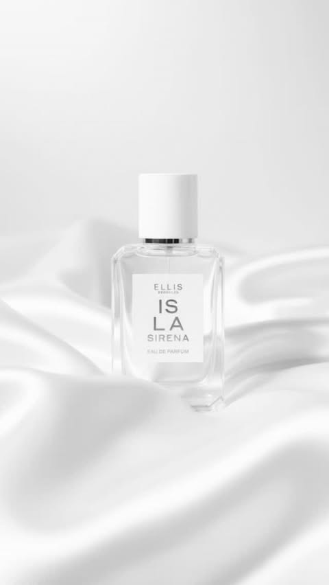 Instagram post by @glowdaily__ for Ellis Brooklyn. Caption reads: [...] be my new favorite scent. @ellisbrooklyn PR....