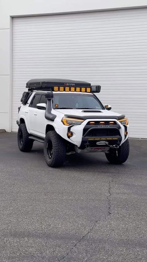 Instagram post by @ghost_runnah for Lasfit. Caption reads: [...] - “ghostrunnah” 9% off
@lasfitautolighting....