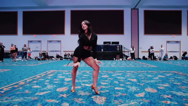 Instagram post by @itscamilaschwarz for Tiger Friday. Caption reads: [...] I love you! ✨

Wearing the best....