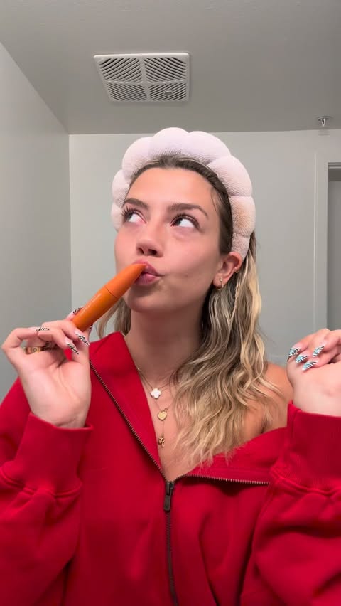 Instagram post by @itssissysheridan for COVERGIRL. Caption reads: @covergirl got us covered ! #covergirl [...].