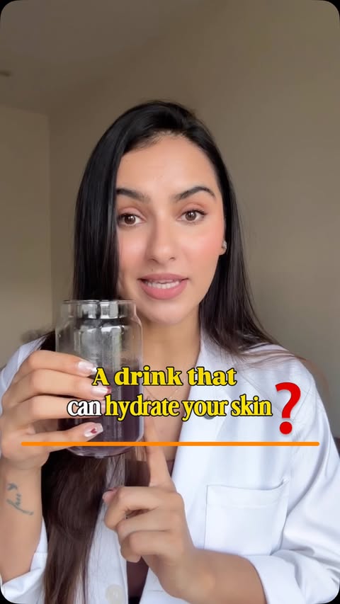 Instagram post by @skin_by_dr.shivangi for OZiva. Caption reads: 🌸 Moisturiser can hydrate your skin for a couple....