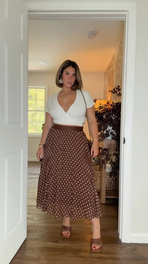 Instagram post by @torres.steph0201 for Qinsen. Caption reads: This polka dot skirt from @qinsen_official +....