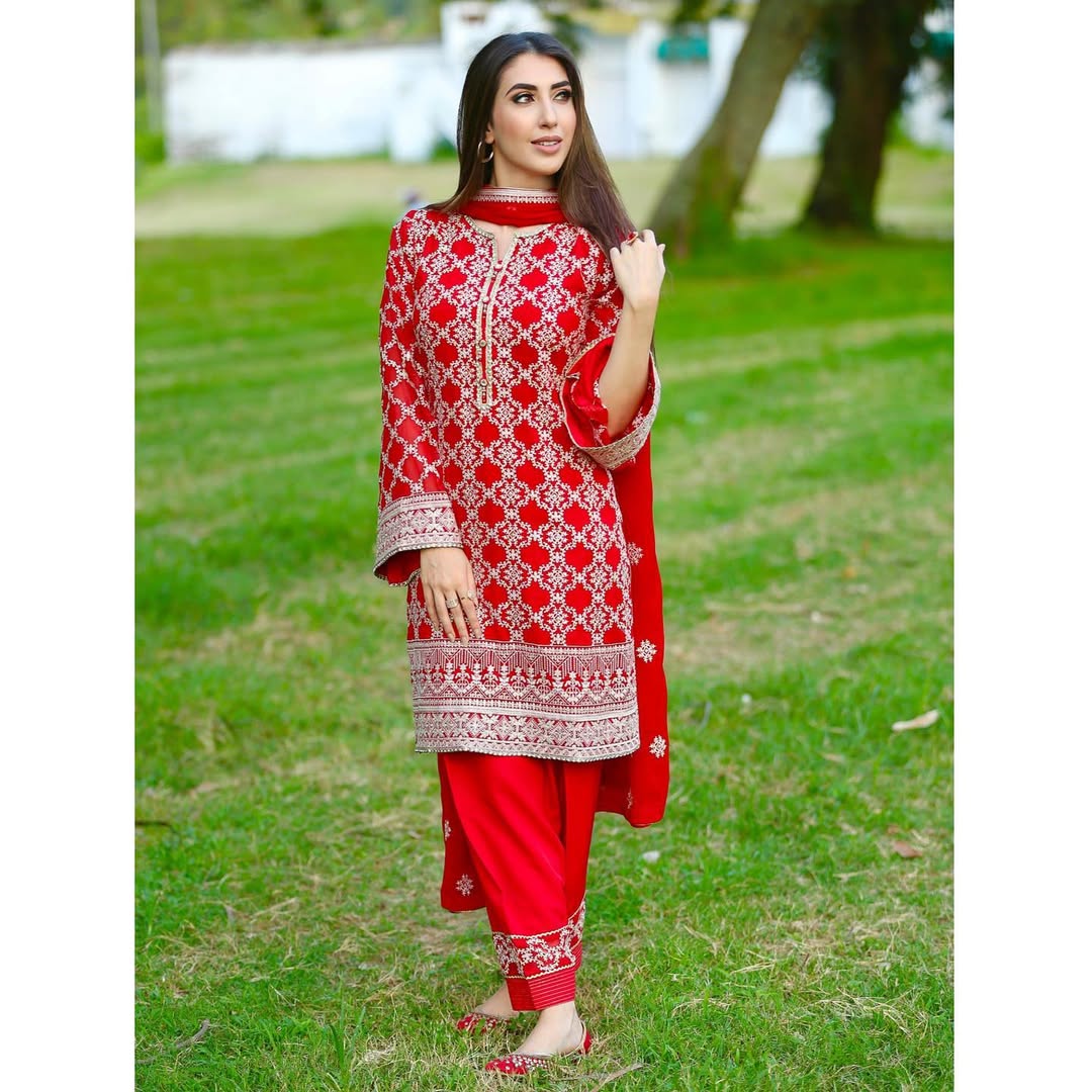 Instagram post by @rabiajavaidsheikh for ZELLBURY. Caption reads: [...] to go for a vibrant colour 😍 This is....