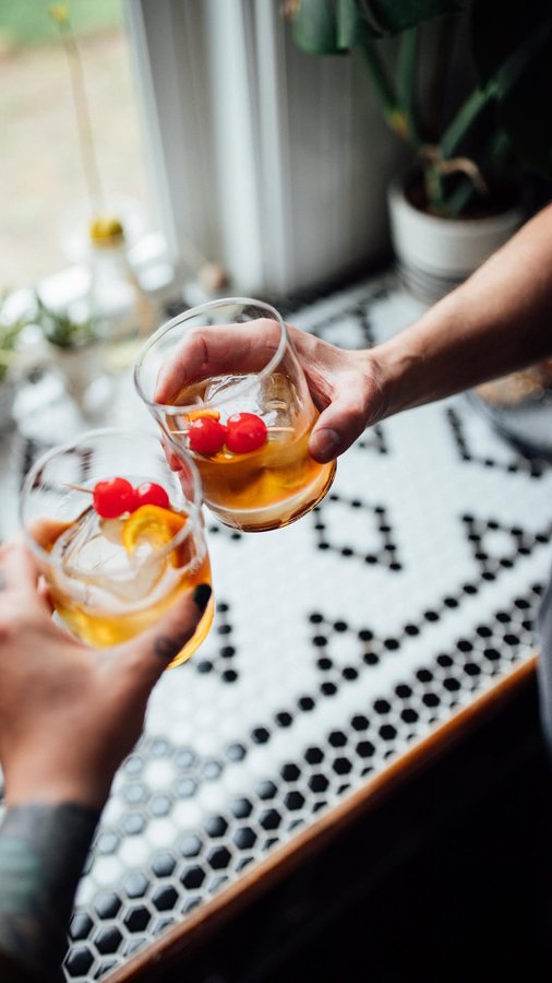 Instagram post by @thedaintysquid for Maker’s Mark. Caption reads: #ad21+ I’m new to making mixed drinks at home but....