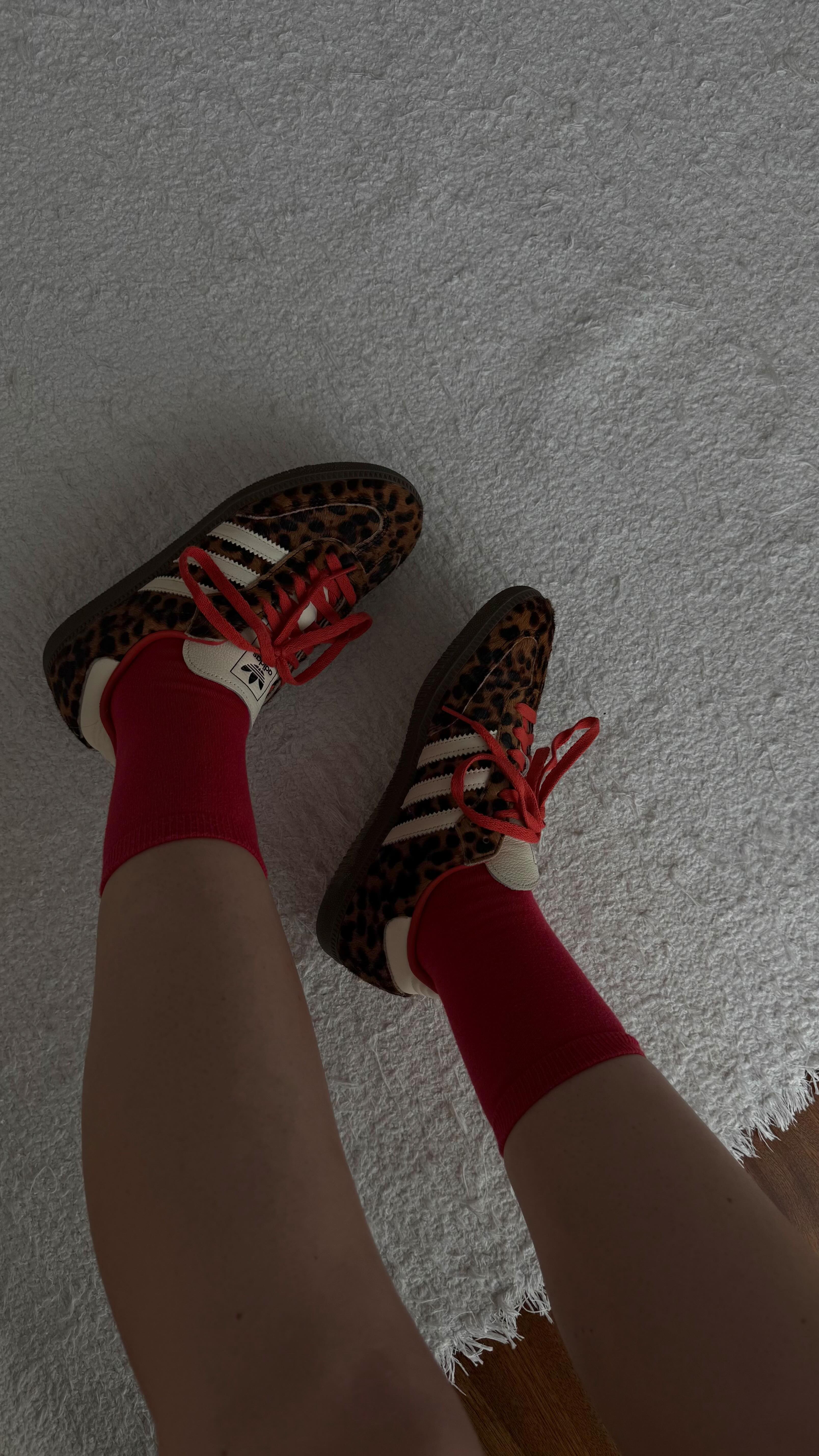 Instagram post by @_seymaakkurt_ for Oysho. Caption reads: 🐆🐆🐆
#reklam 
Ayakkabı @adidas.turkiye 
Elbise....