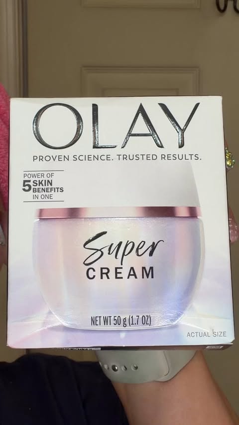 Instagram post by @angelcitro for PINCHme.com. Caption reads: This is Olay Super Cream from @olay and @pinchme....