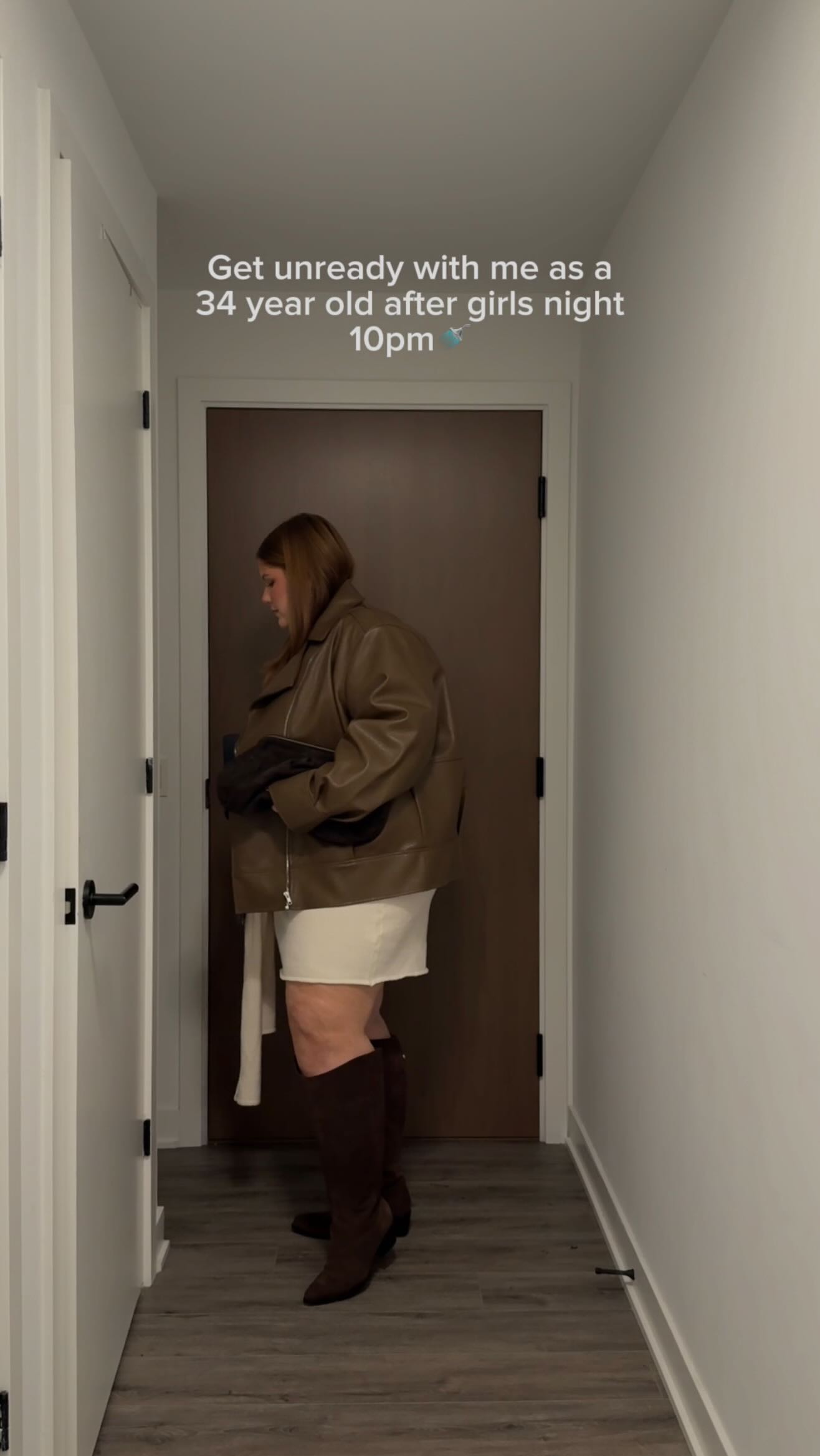 Instagram post by @lauren_wambolt for Dove. Caption reads: #DovePartner Ending the day with @dove Deep....