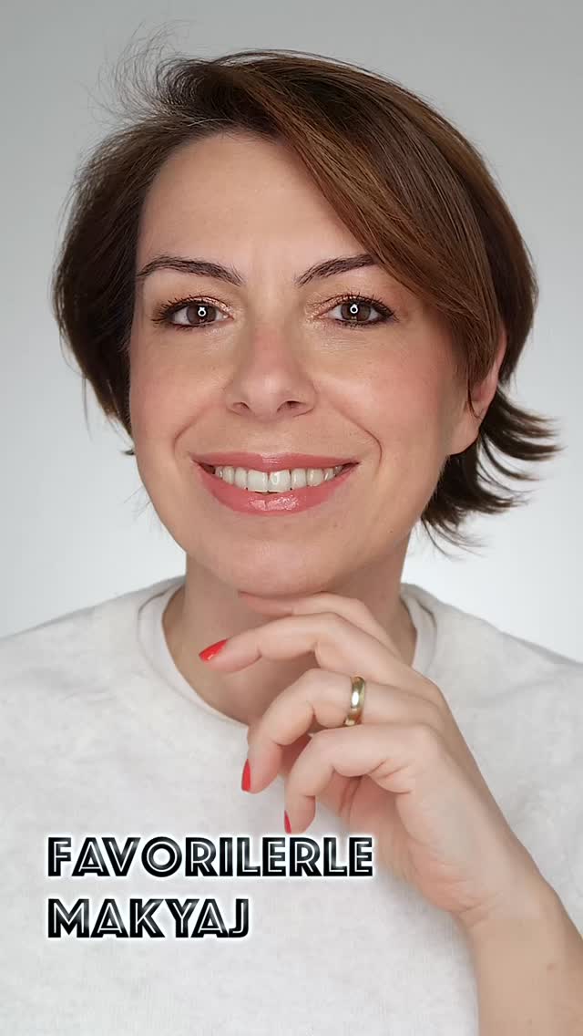 Instagram post by @asliozylmz for Kosas. Caption reads: Favorilerle makyaj 🥰 Görünen markalar için yasa....