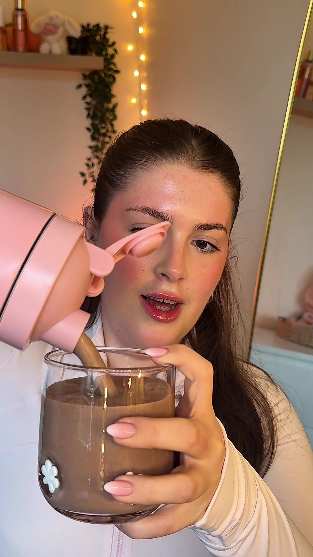 TikTok post by @lauraellendennis for Free Soul. Caption reads: My daily bestie 🤝🏻 #freesoul #freesoulsculpt....