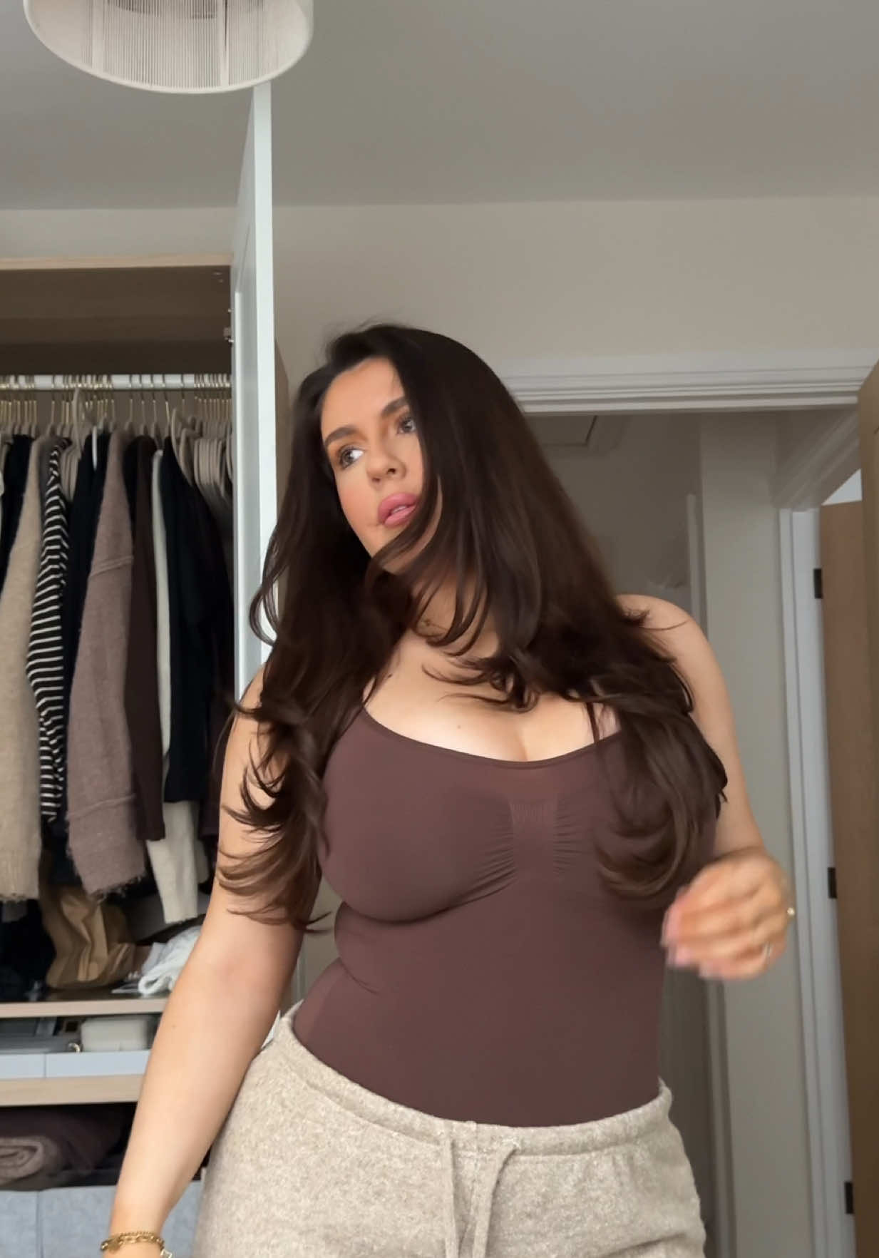 TikTok post by @paigeygunterx for Conturve. Caption reads: Me 🤝 @Conturve shapewear 👏#midsizefashion [...].