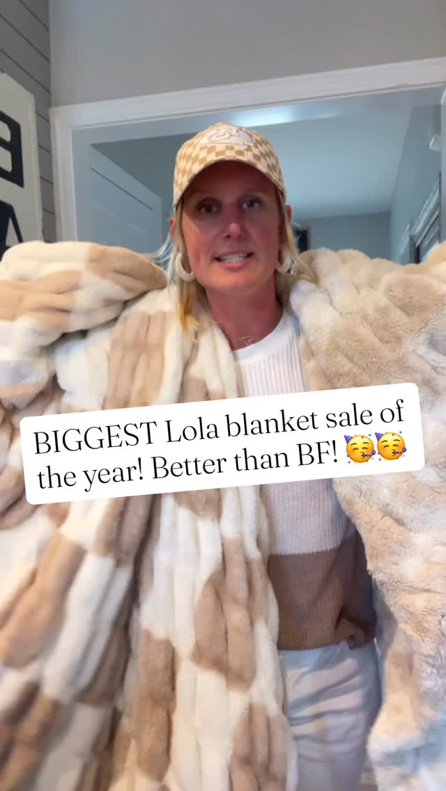 Instagram post by @ellerydesigns for Lola Blankets. Caption reads: [...] it’s literally perfect for EVERYONE!....