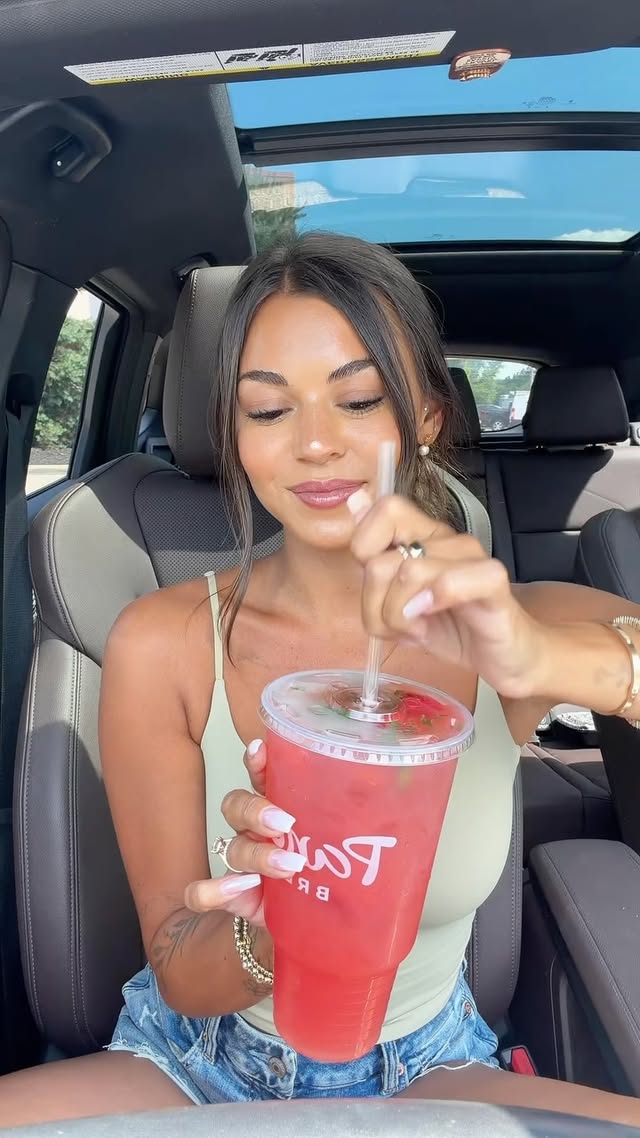 Instagram post by @stephpappas for Panera Bread. Caption reads: [...] called for a refreshing drink 🍓🌿☀️....