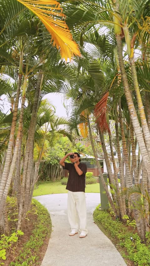 Instagram post by @khatarnakjanab for Marriott Bonvoy. Caption reads: At Sheraton Bali Kuta, I got the chance to hit....