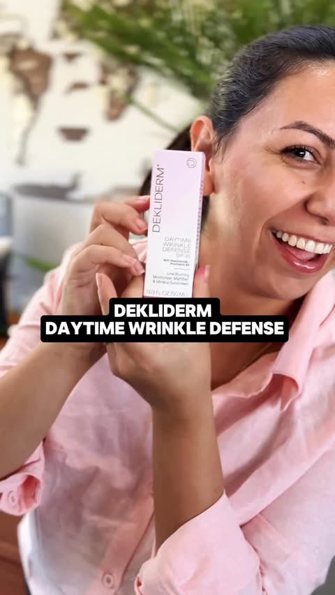 Instagram post by an influencer for Dekliderm. Caption reads: [...] ✨ I’ve been loving how @dekliderm Daytime....