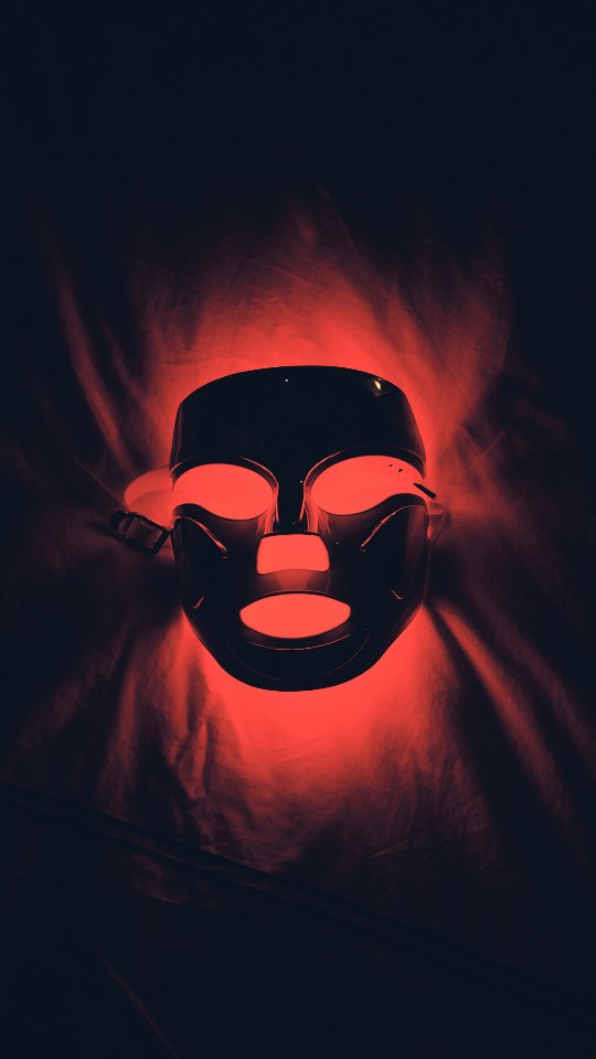 Instagram post by @nadiafairfax for MECCA. Caption reads: Who knew 3 minutes could make such a....