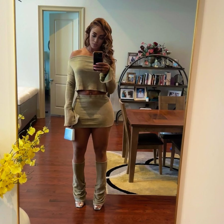 Instagram post by @fitwitbritt504 for Edgebyks. Caption reads: [...] with your toys or something 😂

Set:....