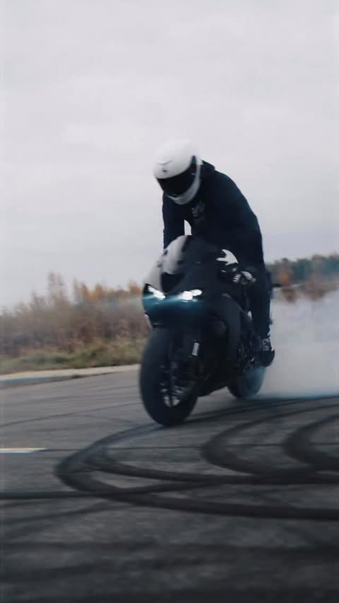 Instagram post by @leovinceofficial for ABS Fairings. Caption reads: 2026 takes shape from here 📹 @daniusmedia....