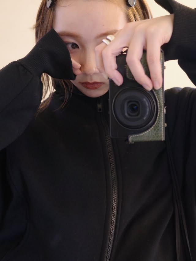 Instagram post by @rink.apple for ANOI (アノイ). Caption reads: @anoi.official .... 今髪の毛明るいから 06 Beautiful [...].