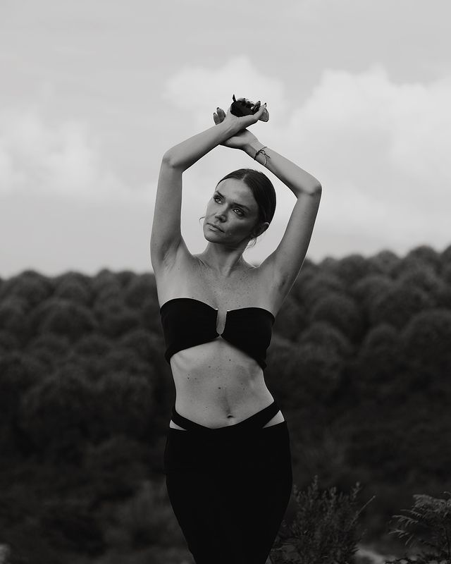 Instagram post by @1ecemkaravus for Black Fashion. Caption reads: ♠️

#reklam.