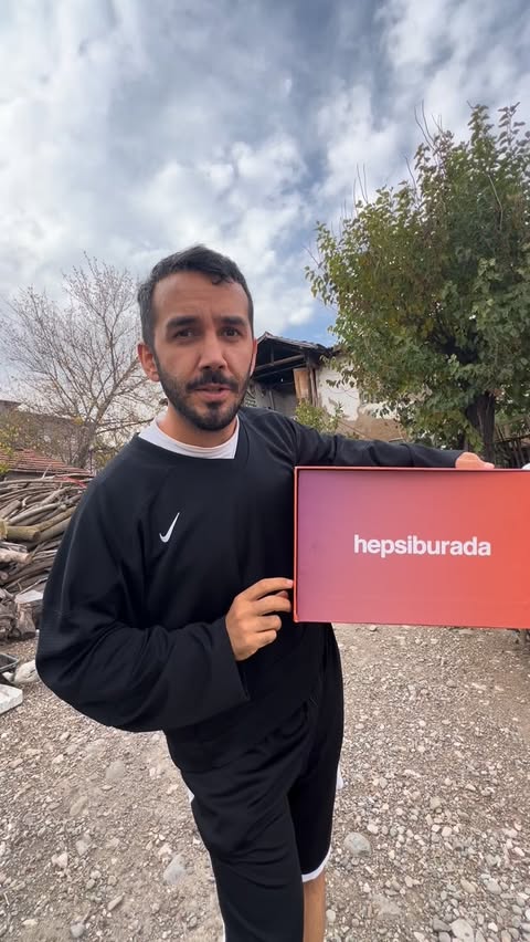 Instagram post by @gorunmezkaza for hepsiburada. Caption reads: Mutlu’nun efsane tasarımı ve Hepsiburada 17–23....