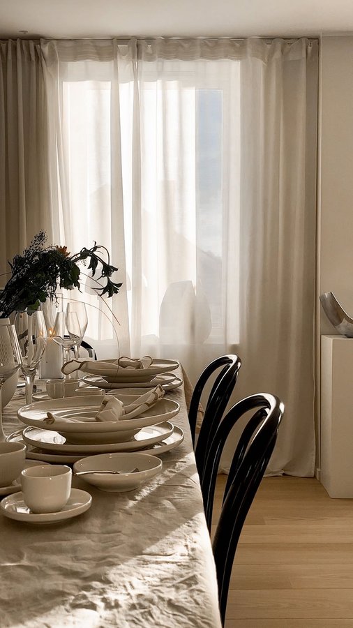 Instagram post by @saratornblad for Villeroy & Boch. Caption reads: Advertisement for @villeroyboch 🤍💭 I can hardly....